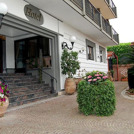 Hotel Ristorante Donato Calvizzano Ngoại thất bức ảnh