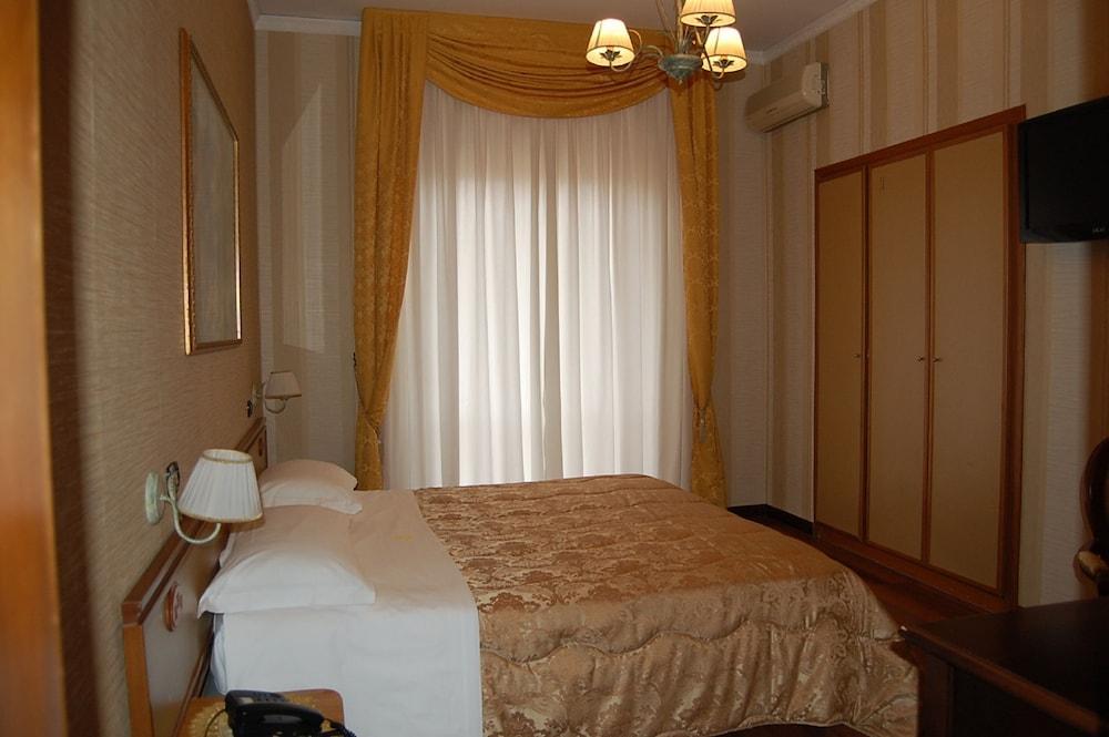 Hotel Ristorante Donato Calvizzano Ngoại thất bức ảnh
