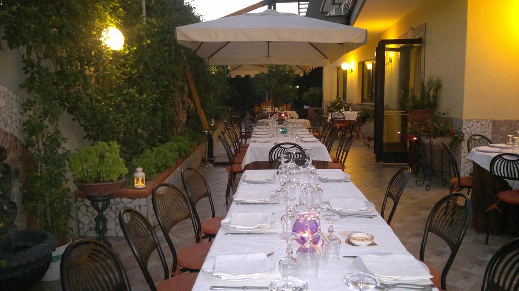 Hotel Ristorante Donato Calvizzano Ngoại thất bức ảnh