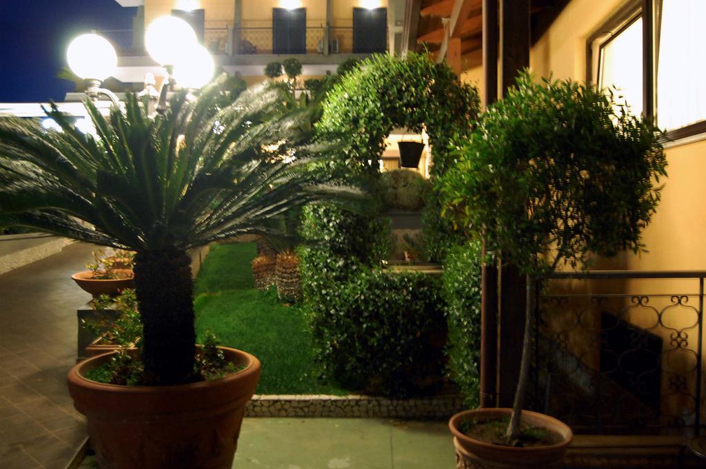 Hotel Ristorante Donato Calvizzano Ngoại thất bức ảnh