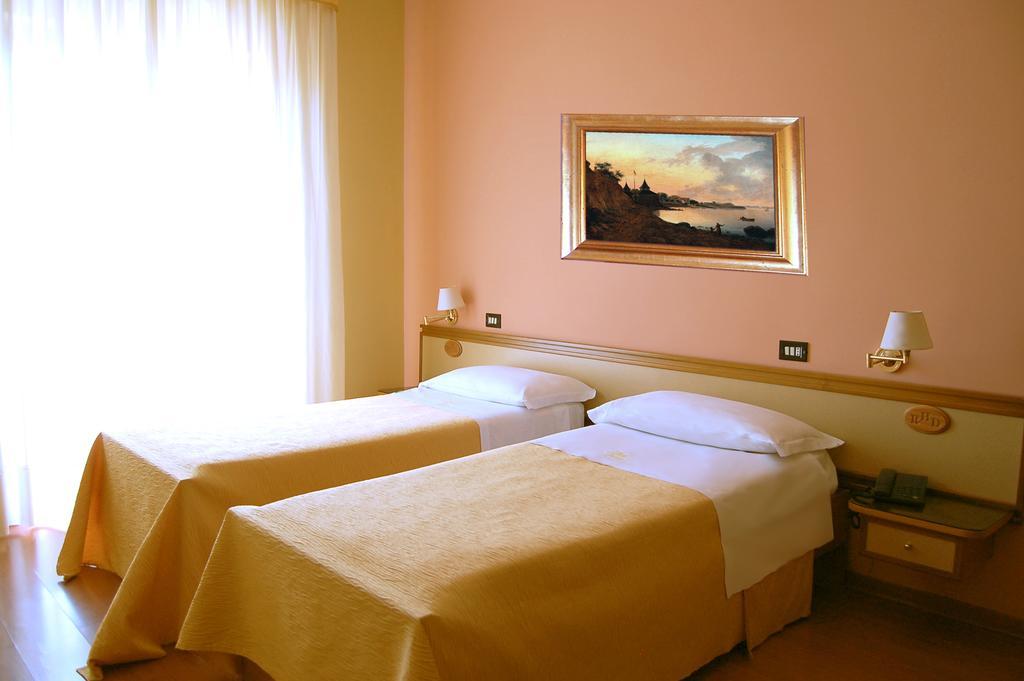 Hotel Ristorante Donato Calvizzano Ngoại thất bức ảnh